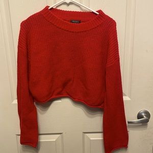Red cropped sweater Small
